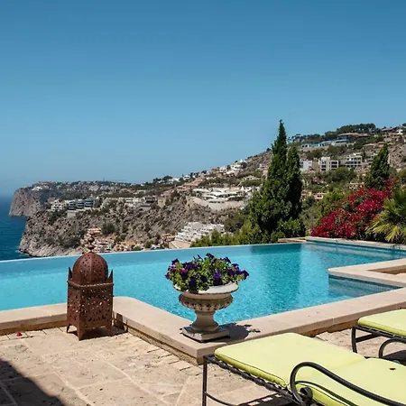 Διαμέρισμα Stunning Hilltop Villa With Infinity Pool And Perfect Views