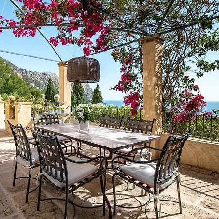 Lägenhet Stunning Hilltop Villa With Infinity Pool And Perfect Views