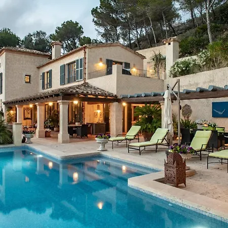Stunning Hilltop Villa With Infinity Pool And Perfect Views * Сан-Себастьян