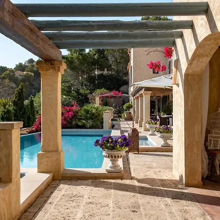 Lägenhet Stunning Hilltop Villa With Infinity Pool And Perfect Views