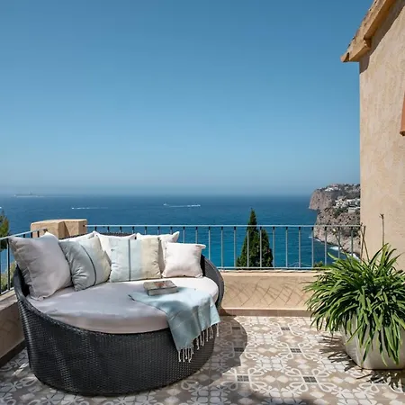 Stunning Hilltop Villa With Infinity Pool And Perfect Views Сан-Себастьян